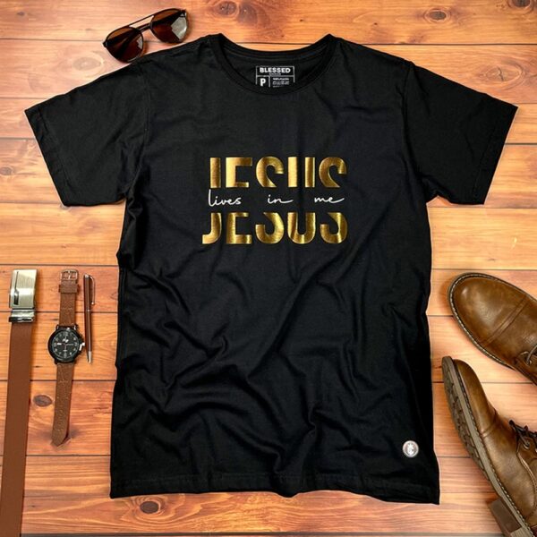 Camiseta Masculina Preta Jesus Lives In Me